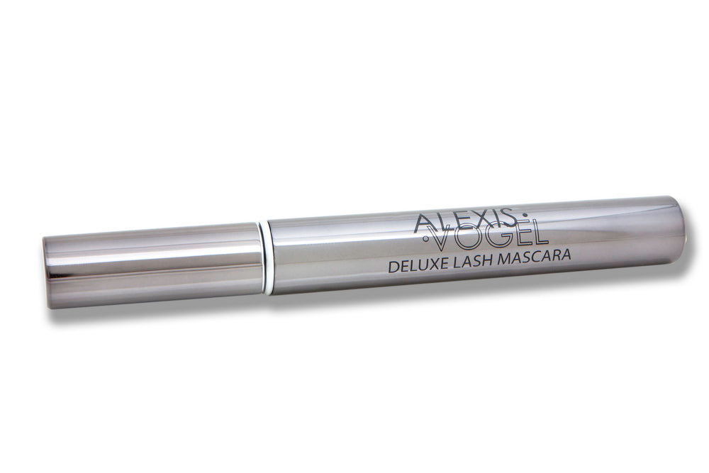 DELUXE LASH MASCARA: SO BLACK