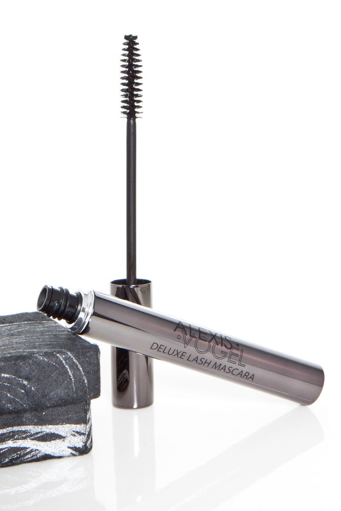 DELUXE LASH MASCARA: SO BLACK